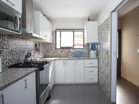 Casa 6 ambientes con 1 baño