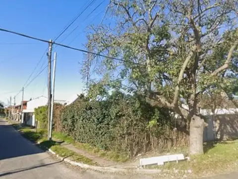 INVERSORES! Amplio lote en esquina 330m2 aprox