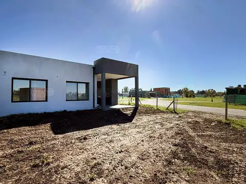 Casa 4 ambientes con 3 baños