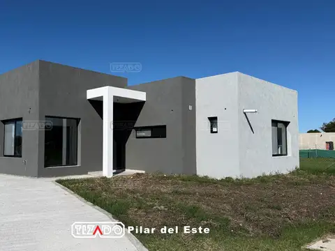 Casa  en Venta en Santa Elisa, Pilar del Este, Pilar