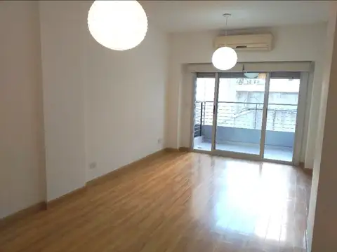 Paraguay 4700, Piso 1