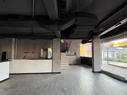 Local en venta al río. Bahía Grande. Nordelta-