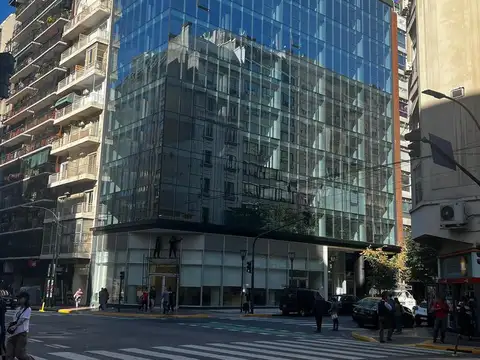 Excelente Oficina en piso alto Tribunales Office