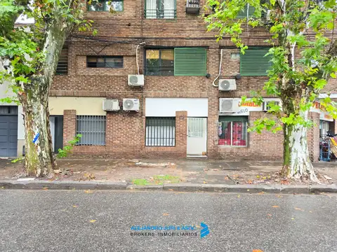 Suipacha 1289 - Local en Venta a la Calle en Barrio Lourdes