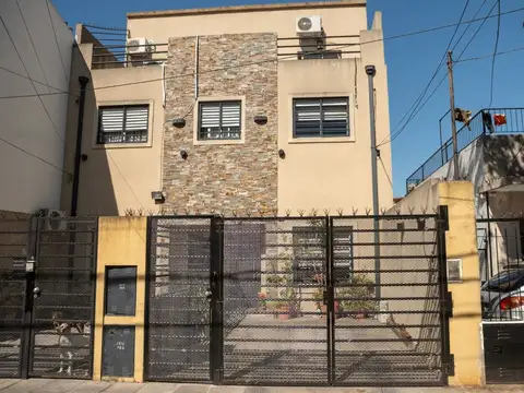 VENTA DUPLEX 5 AMBIENTES CARAPACHAY