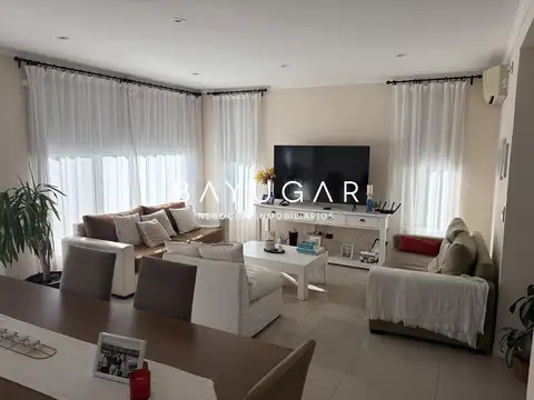 Venta - Casa en Barrio Privado Los Arces - Pilar