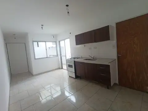 Jose C Paz 4200, Piso 1