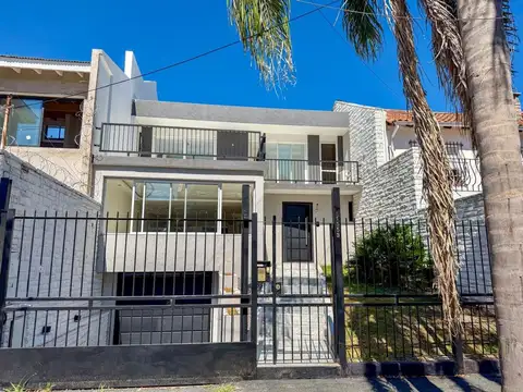 CASA EN VENTA 5 AMB MARTINEZ GARAGE PILETA-PERMUTA