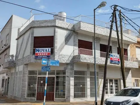Villa Ballester. Casa en esquina de 5 ambientes c/cochera y 