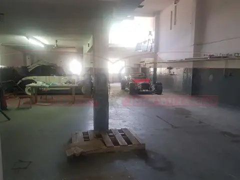 EXCELENTE GALPÓN DE 890 M2 A 50 METROS DE AV. J. M. DE ROSAS