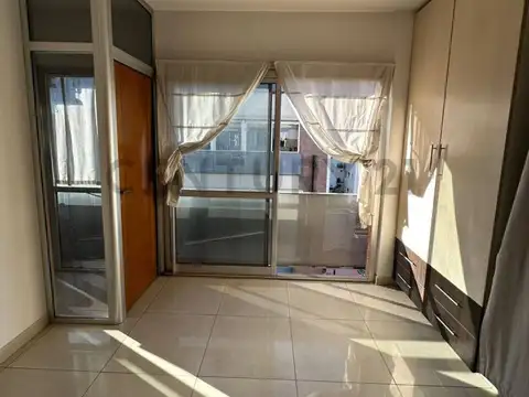 Alem 300, Piso 6