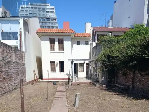Venta casa a refaccionar 43 de fondo
