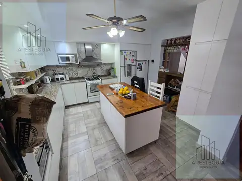 Venta - Casa en Florida - 6 Ambientes - Excelente