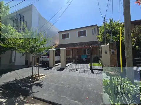 Casa 6 ambientes con 2 baños