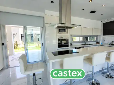 Casa en Venta en Countries y Barrios Cerrados en Ezeiza, USD 1.200.000