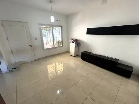 Depto Tipo Casa en Venta 60 años