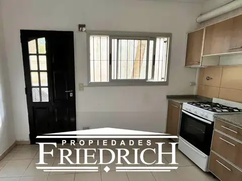Casa en Alquiler en Francisco Alvarez, $ 800.000