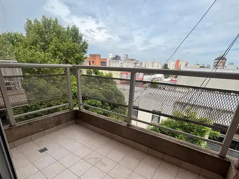 depto mono amb. fte.- con balcon