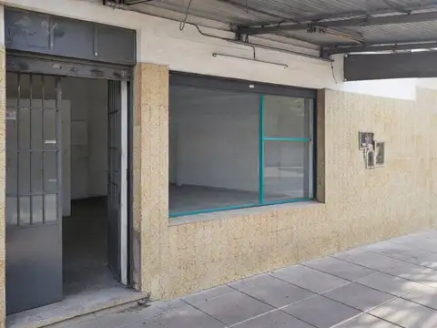 VENTA LOCAL EN MORÓN CON AMPLIO FRENTE SIN EXPENSA
