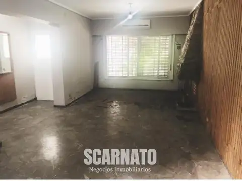 Casa 6 ambientes con 2 baños