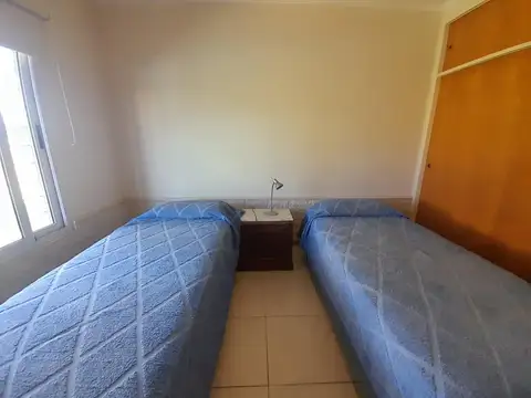 Casa 7 ambientes con 2 baños