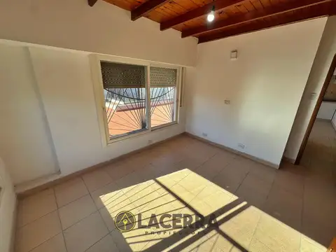 Depto Tipo Casa 2 ambientes con 1 baño
