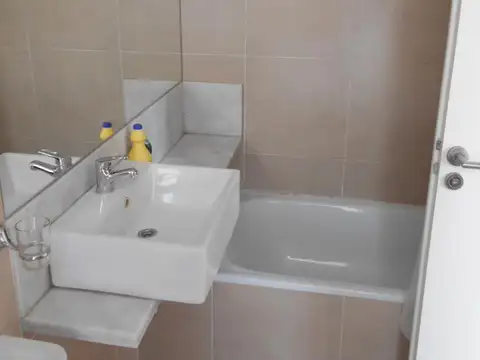Monoambiente con balcón