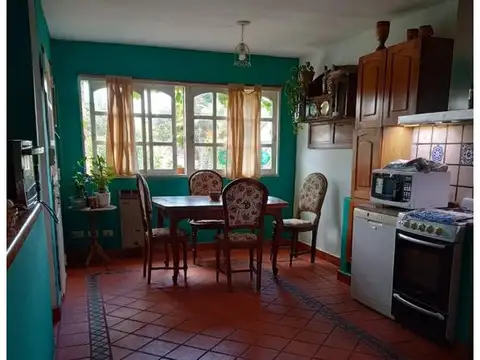 Casa 7 ambientes con 3 baños
