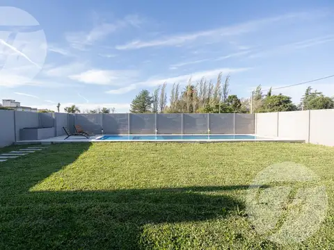 Casa 9 ambientes con 6 baños