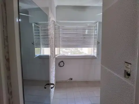 Departamento en Alquiler en Barrio Parque, $ 800.000