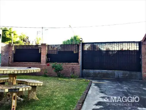 Casa 2 ambientes con 1 baño