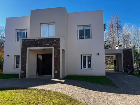 Casa en Alquiler en Septiembre, USD 1.500