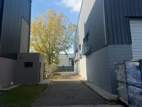 Galpon en Alquiler 20  mts Fondo