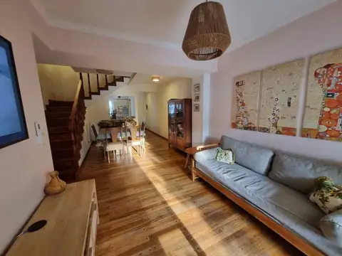 Depto Tipo Casa en Venta de 5 ambientes