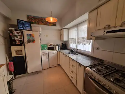Depto Tipo Casa 5 ambientes con 2 baños