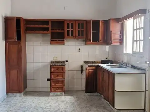 VENTA - CASA CON DEPARTAMENTO INDEPENDIENTE-