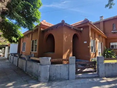 VENTA - CASA CON DEPARTAMENTO INDEPENDIENTE-