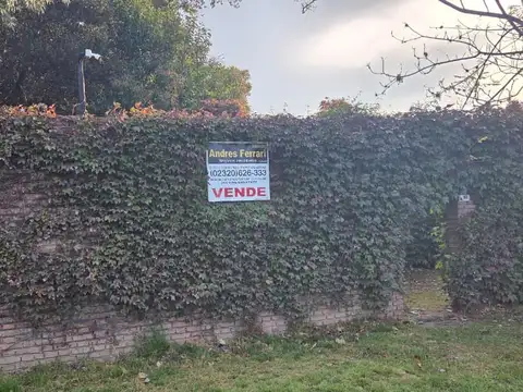LOTE CON MEJORAS EN ZONA DE CASAS QUINTAS