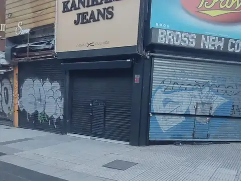 BARBARO FARIAS VENDE DE 7 LOCALES EN BLOCK.