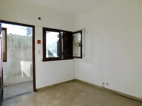 Depto Tipo Casa en Alquiler en Tolosa, $ 450.000