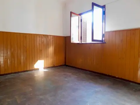 Alquiler de PH en Tolosa, interno, dos dormitorios y patio
