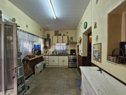 Casa 5 ambientes con 1 baño