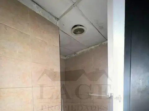 LOCAL FRENTE S/EXPENSAS PB Y TERRAZA 140 MTS TOT