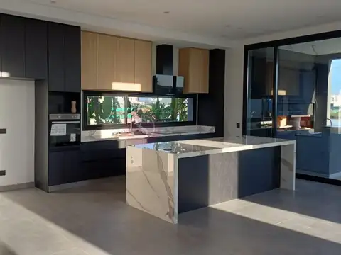 Casa en Venta de 5 dormitorios