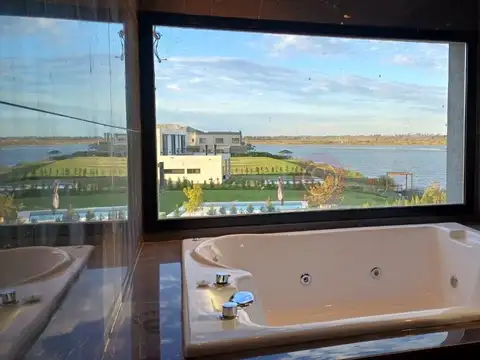 Casa 6 ambientes con 3 baños