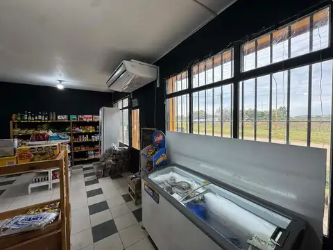 En Venta Locales Comerciales + Departamentos