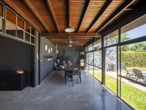Casa en Venta con 1 cochera