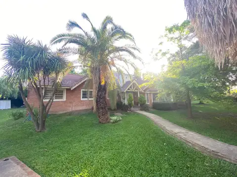 Casa en Venta de 6 ambientes. Parque Sakura. Acepta dpto parte de pago.