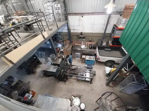 Galpón, 315 m2 cubiertos, J. J. Paso 5800, FINANCIACION.