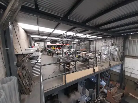 Galpon en Venta 21  mts Fondo